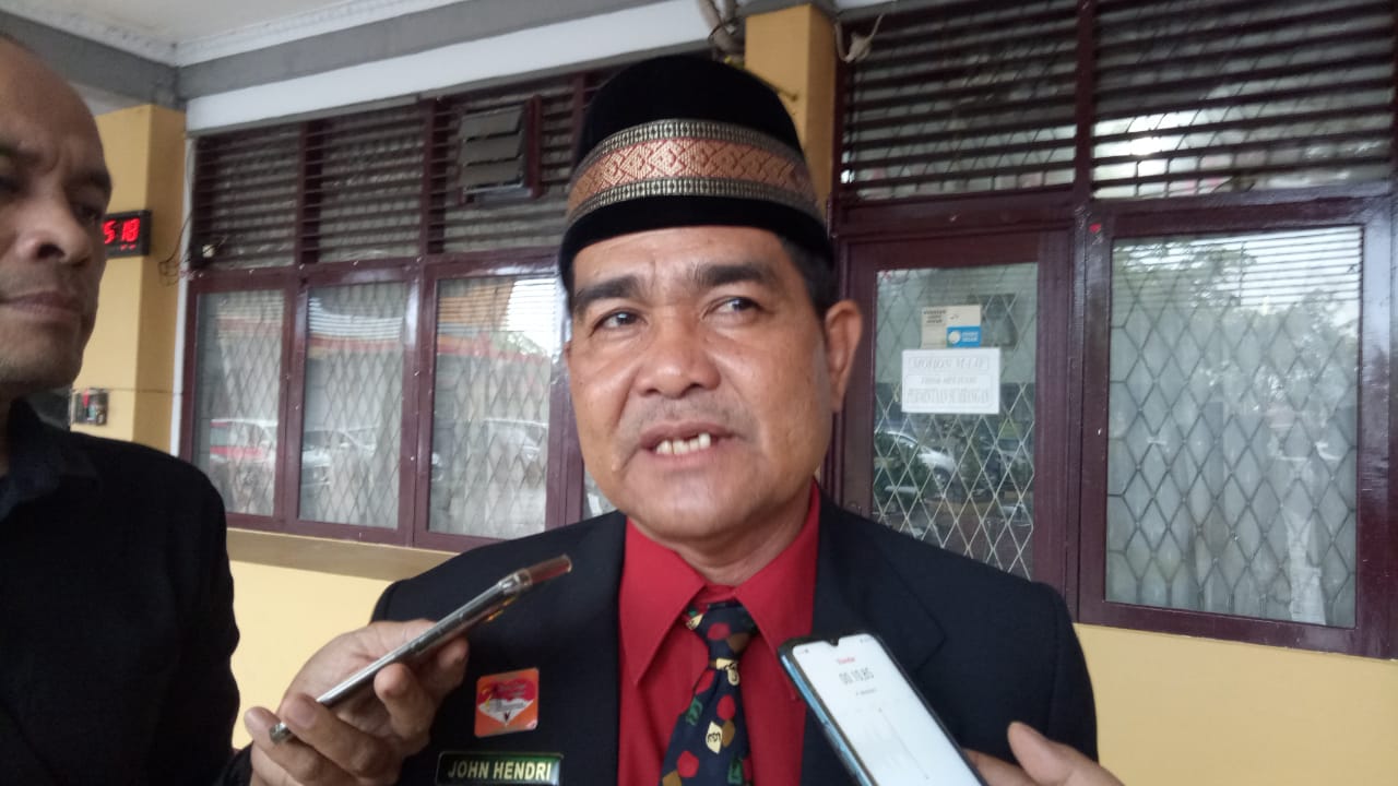 Kepala Dinas Bina Marga dan Sumber Daya Air (BMSDA) Kabupaten Sanggau, John Hendri