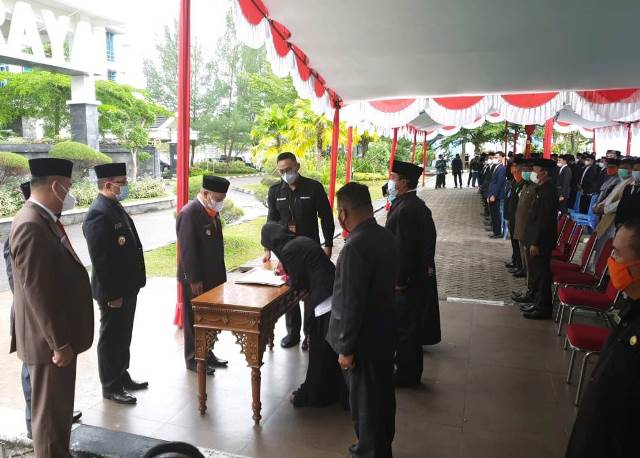 Bupati Kubu Raya melantik 153 anggota BPD Kubu Raya baik yang PAW maupun menduduki masa jabatan baru.