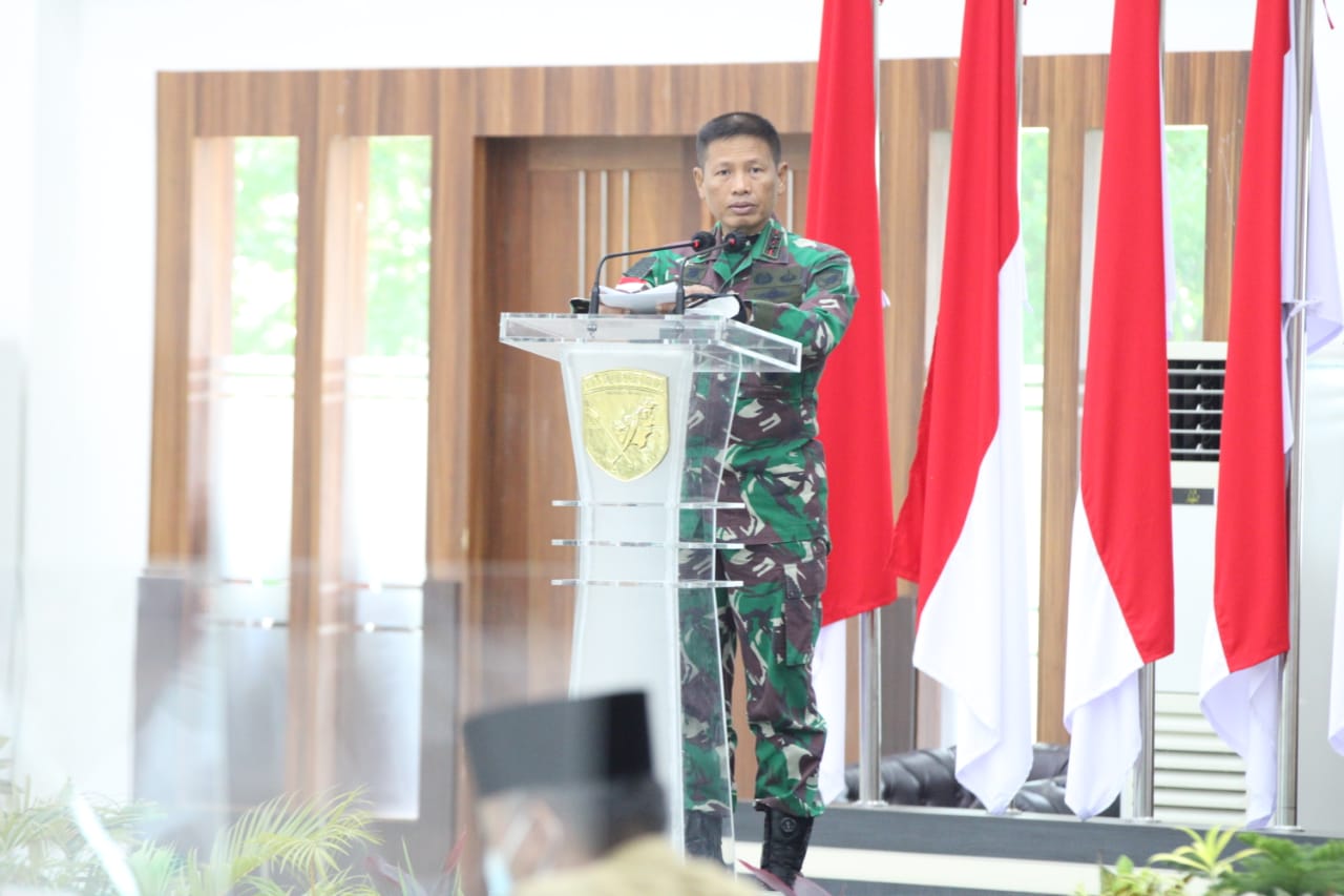 Pangdam XII/ Tpr saat memberikan sambutan pada FGD Pembinaan Komunikasi Sosial Cegah Tangkal Radikalisme atau Separatisme