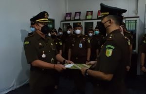 Tangkap Buronan Koruptor, Kasi Intel Kejari Sanggau Dimutasi