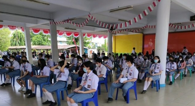 Sebanyak 342 pelajar SMA St. Ignasius Kota Singkawang mengikuti vaksinasi dosis pertama