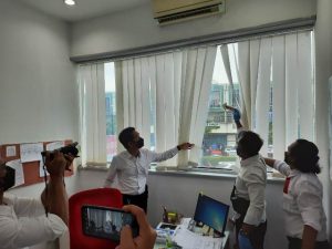 Bank Sinar Mas Pontianak Diteror. Kaca Jendela Pecah