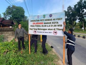 Kontainer 40 Feet Dilarang Masuk Singkawang