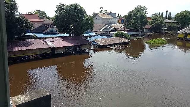 Rumah Warga di Liku Kelurhan Beringin yang masih Terendam hingga kini.