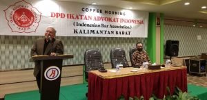 Pengacara Dituntut Profesional