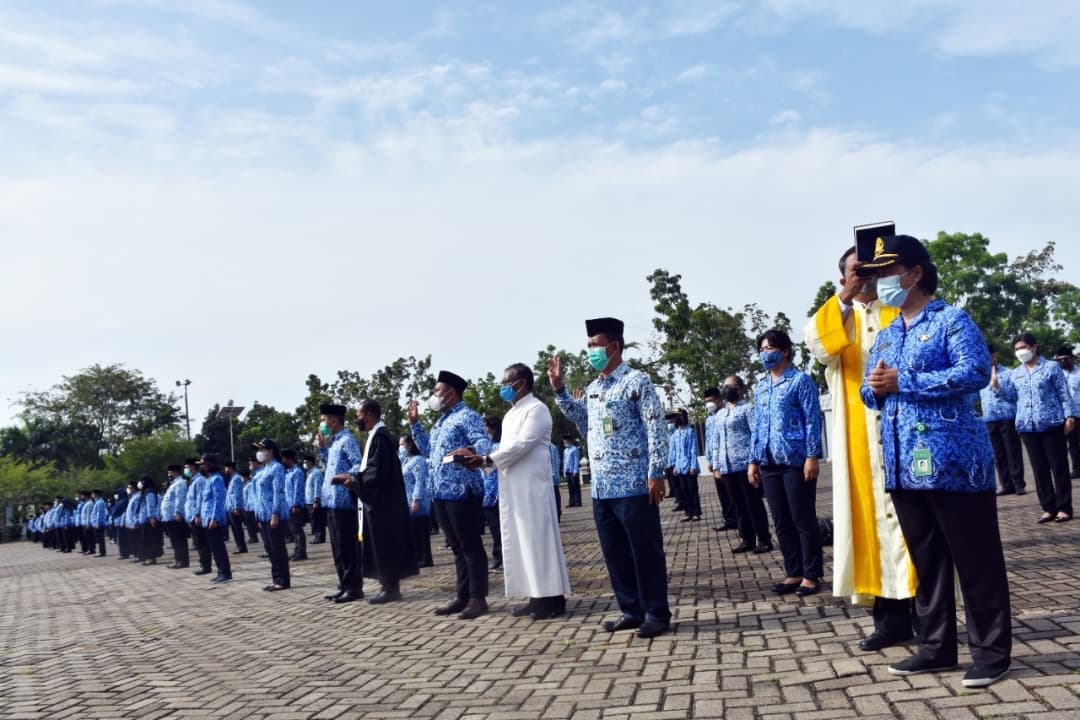 Sebanyak 267 ASN yang sebelumnya jabatan struktural berubah menjadi jabatan fungsional dilantik Bupati Kubu Raya.