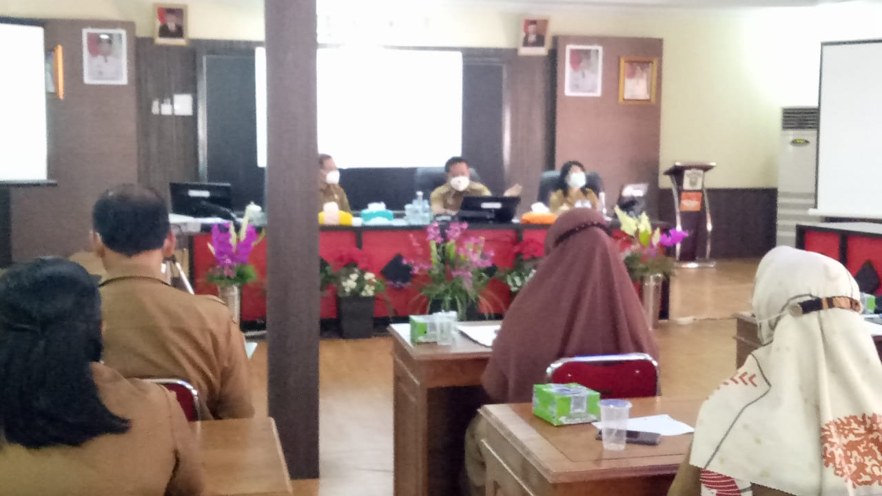 Bupati Sanggau memimpin Rapat evaluasi Kabupaten Layak Anak namun tidak pernah dihadiri PT Telkom