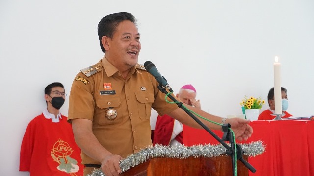 Bupati Sanggau Paolus Hadi