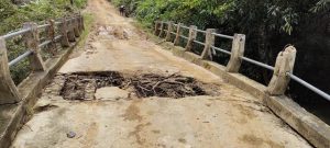 Jembatan Sui Menok Memprihatinkan