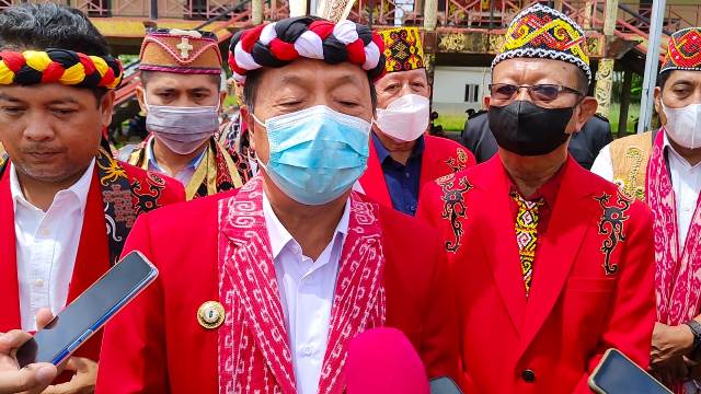 Ketua Dewan Adat Dayak (DAD) Sanggau Yohanes Ontot