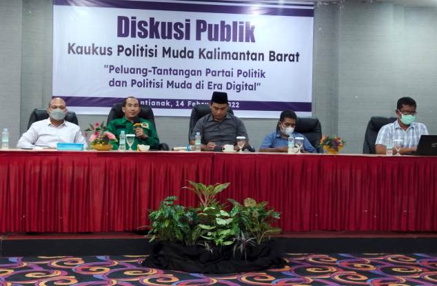 Diskusi publik kaukus politisi muda Kalbar yang membahas berbagai tantangan dan peluang di era digital.