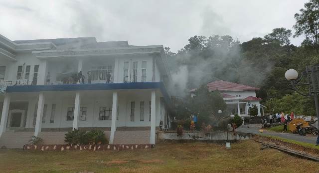 Kantor Bupati Kayong Utara nyaris terbakar dilahap si jago merah pada Jumat (4/2) sore