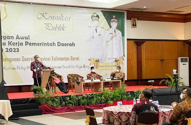 Gubernur Kalbar saat membuka Konsultasi Publik RKPD yang diantara telah menargetkan IPM dan Indeks Infrastruktur