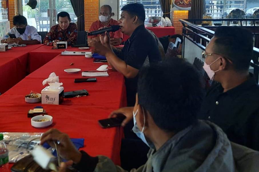 Ketua KONI Kubu Raya bersama melaksanakan rapat pleno untuk persiapan pelantikan dan raker menghadapi porprov