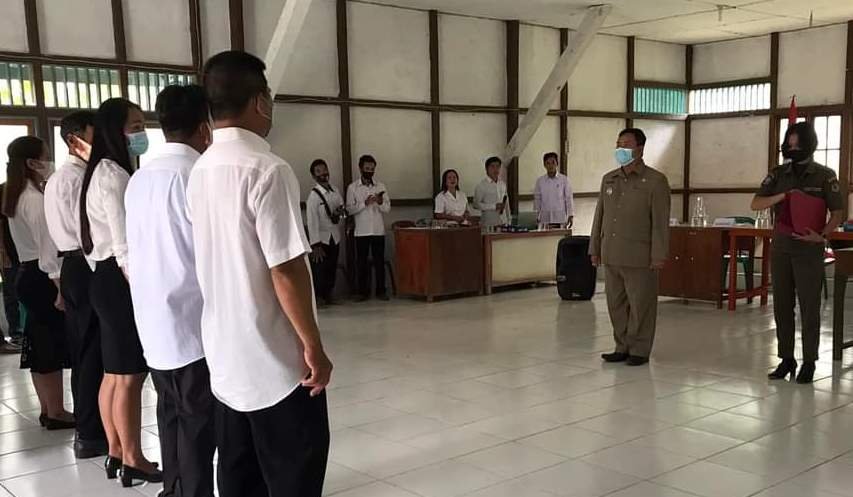 Camat Kayan Hulu saat melantik anggota BPD Tanjung Bunga yang diharapkan dapat menjalankan tupoksi sesuai undang-undang
