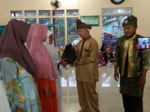 POM Sanggau Safari Ramadan Bagikan Bingkisan Gratis