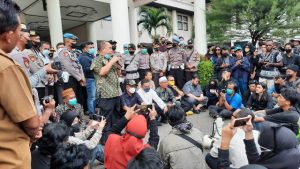 Didemo Tiga Gelombang Massa, Jawaban DPRD Kalbar Dideadline Seminggu