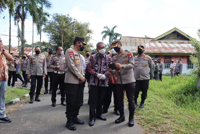 Kapolda dan Gubernur Kalbar tinjau lahan eks IPDN yang dihibahkan ke Polda Kalbar.