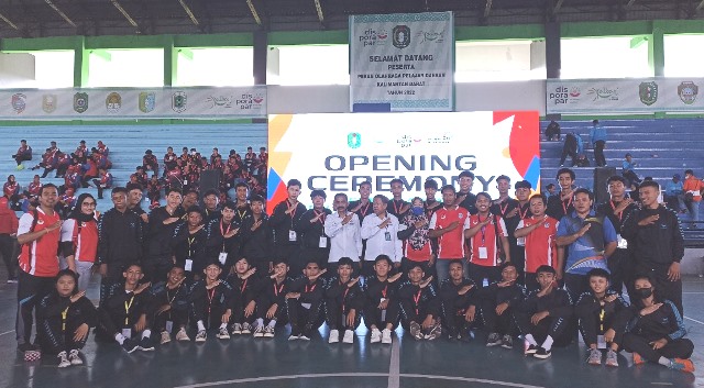 Kontingan Kubu Raya yang berlaga di Pekan Olahraga Pelajar Darerah (Popda) tingkat Provinsi Kalbar yang dimulai pada Rabu (28/6) . Targetnya ada di peringkat kedua seperti di tahun 2019