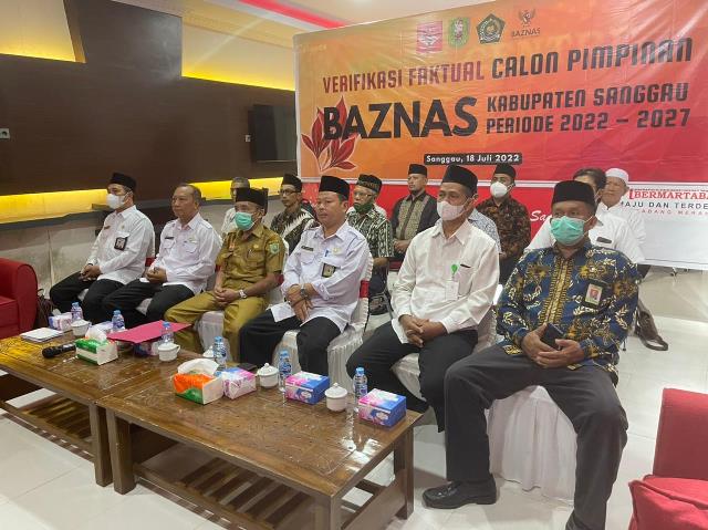 Seleksi pimpinan Badan Amil Zakat Nasional (BAZNAS) Kabupaten Sanggau perode 2022-2027 memasuki tahap verifikasi faktual atau wawancara yang dikuti 10 orang, Senin (18/7)