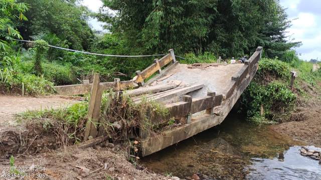 Warga Harap Perbaikan Jembatan Raut Hulu yang Ambruk