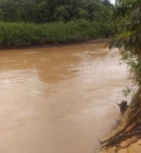 Warga Kuala Buayan Keluhkan Air Sungai Keruh