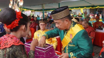 Raja Pakunegara Tayan XIV/Panembahan Anom Pakunegara XIV, Paduka Yang Mulia Gusti Yusri saat diangkat menjadi Korwil FSKN Kalimantan berjanji akan menginventarisir keraton di Kalimantan. Foto: pek