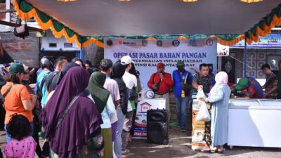 Tim Pengendalian Inflasi Daerah (TPID) Provinsi Kalimantan Barat (Kalbar) melakukan Operasi Pasar (OP) di Kabupaten Sintang untuk menekan laju inflasi Sintang