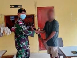 Bermula dari Pengobatan Gratis, Warga Perbatasan Serahkan Senpi
