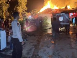 Santri Sedih Asrama Putri Pesantren Al-Mizan Terbakar