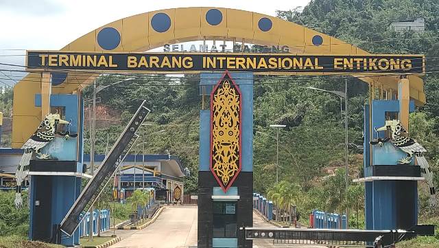 Kementerian Perdagangan RI meminta Pemkab Sanggau untuk mengusulkan PLBN Entikong menjadi Kawasan Ekonomi Khusus (KEK).