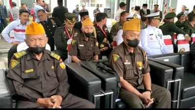 Veteran perang sukarelawan tempur angkatan 1964 yang pernah berjuang membela Indonesia saat mengikuti upacara HUT ke-77 TNI.