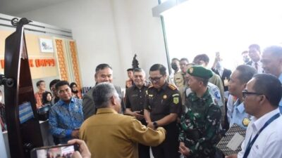 Ketua DPRD Kubu Raya Agus Sudarmansyah saat menghadiri peresmian MPP Kubu Raya yang berada di Komplek Kantor Bupati Kubu Raya, Senin (28/11).