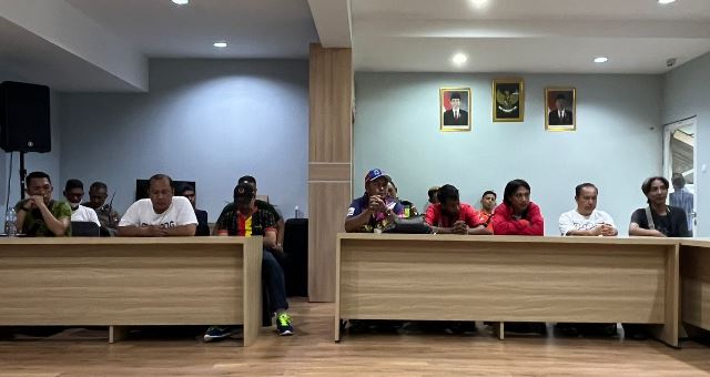 Rapat membahas mutasi atlet tenis meja Pontianak yang dinilai KONI Kalbar belum memenuhi persyaratan sehingga atlet tersebut dilarang bertanding di Porprov Kalbar XIII tahun 2022