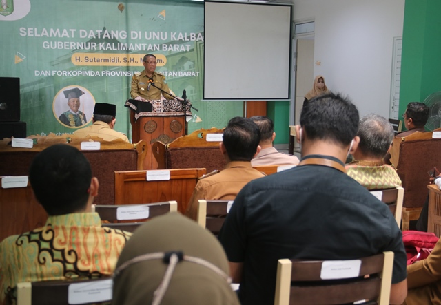 Gubenur Kalbar Sutarmidji saat memberikan kuliah umum yang dirangkaikan dengan penanda tanganan kerja sama antara Pemprov - Univesitas Nadhatul Ulama (UNU) Kalbar, Senin (31/10).