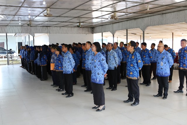 Kepala Sekolah yang dilantik oleh Wakil Bupati Ketapang Farhan di Pendopo Bupati Ketapang, Rabu (21/12).