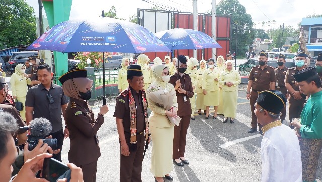 Kepala Kejaksaan Tinggi Kalbar Masyhudi saat berkunjung ke Kejari Sanggau dalam rangka menitoring dan evaluasi kinerja jaksa, Rabu (8/12).