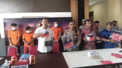 Polres Kubu Raya melakukan konprensi pers tentang kasus pencabulan yang dilakukan oknum guru agama terhadap anak didik, Jumat (20/1)