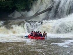 Bersantai Sambil Pacu Adrenalin di Riam Pangar