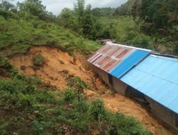 Rumah Warga di Bengkayang Roboh Diterjang Longsor