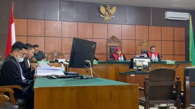 Sidang agenda pembacaan tuntutan jaksa terhadap dua orang terdakwa korupsi pengelolaan rusunawa PLBN Entikong di Pengadilan Negeri Pontianak, Selasa (10/1).