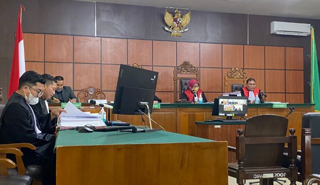 Sidang agenda pembacaan tuntutan jaksa terhadap dua orang terdakwa korupsi pengelolaan rusunawa PLBN Entikong di Pengadilan Negeri Pontianak, Selasa (10/1).