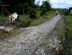 Jalan Desa Sebangun Rusak Parah. Biaya Angkut Material Jutaan Rupiah