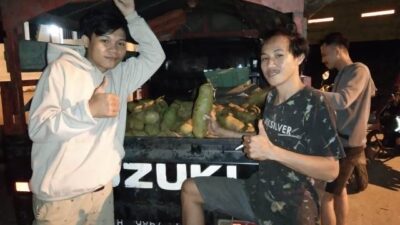 Sejumlah kawula muda di Bengkayang menghasilkan cuan hingga jutaan rupiah dengan usaha mengepul buah cempedak untuk dijual ke Kalimantan Tengah.