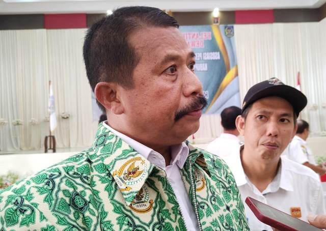 Ketua DPP APDESI Arifin Abdul Madjid yang mengingatkan kepada kepala desa dan perangkat desa dilarang berpolitik praktis