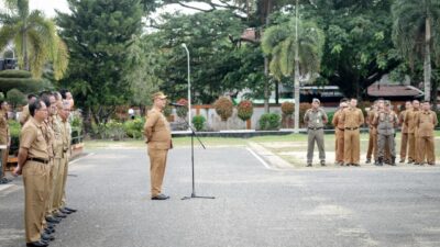 Sekretaris Daerah Ketapang Alexander Wilyo akan menelusuri penyebab Indeks SPBE Ketapang yang rendah. Hal itu disampaikannya saat memimpin apel pagi, Senin (13/2).