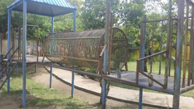 Tempat Bermain Anak di Ketapang Rusak dan Membahayakan