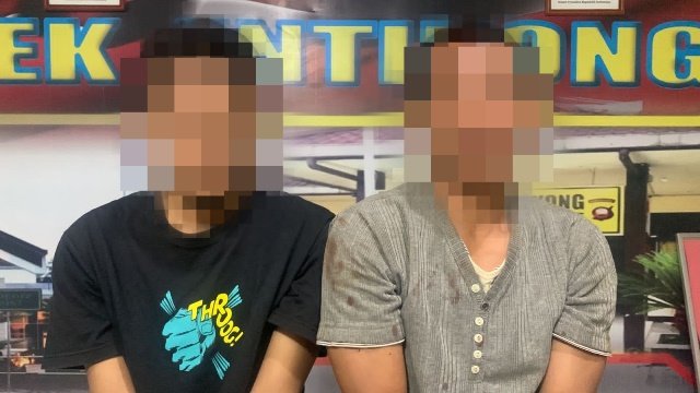 Penyelundupan narkotika dari Malaysia ke Kalbar kembali digagalkan. Kali ini, Ditres Narkoba Polda Kalbar menangkap dua orang pelaku warga Sekadau yang membawa 8 kg sabu dan 4.370 butir pil ekstasi pada Minggu (19/2).