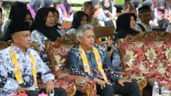 Asisten Setda Bidang Ekonomi dan Pembangunan Pemkab Ketapang Syamsul Islami saat membuka Konferensi Kerja Kabupaten PGRI Ketapang ke-III, Sabtu (18/3).