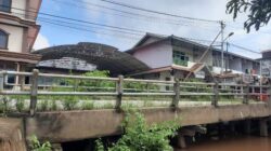 Sejumlah bangunan di Kota Sanggau berdiri diatas Daerah Aliran Sungai (DAS).